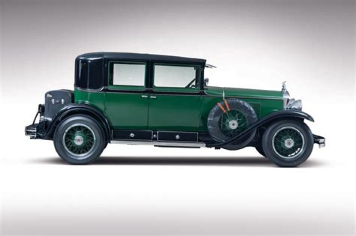 Al Capone's Bulletproof 1928 Cadillac up for Sale at $1 Million |