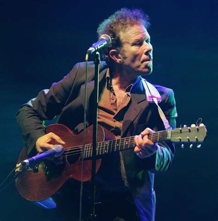 All About Tom Waits | Net Worth, Relationship, Career