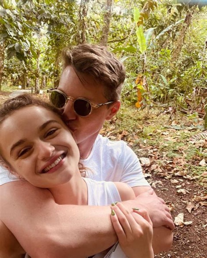 Exploring The Dynamic Between Joey King And Her Famous Sister Hunter King
