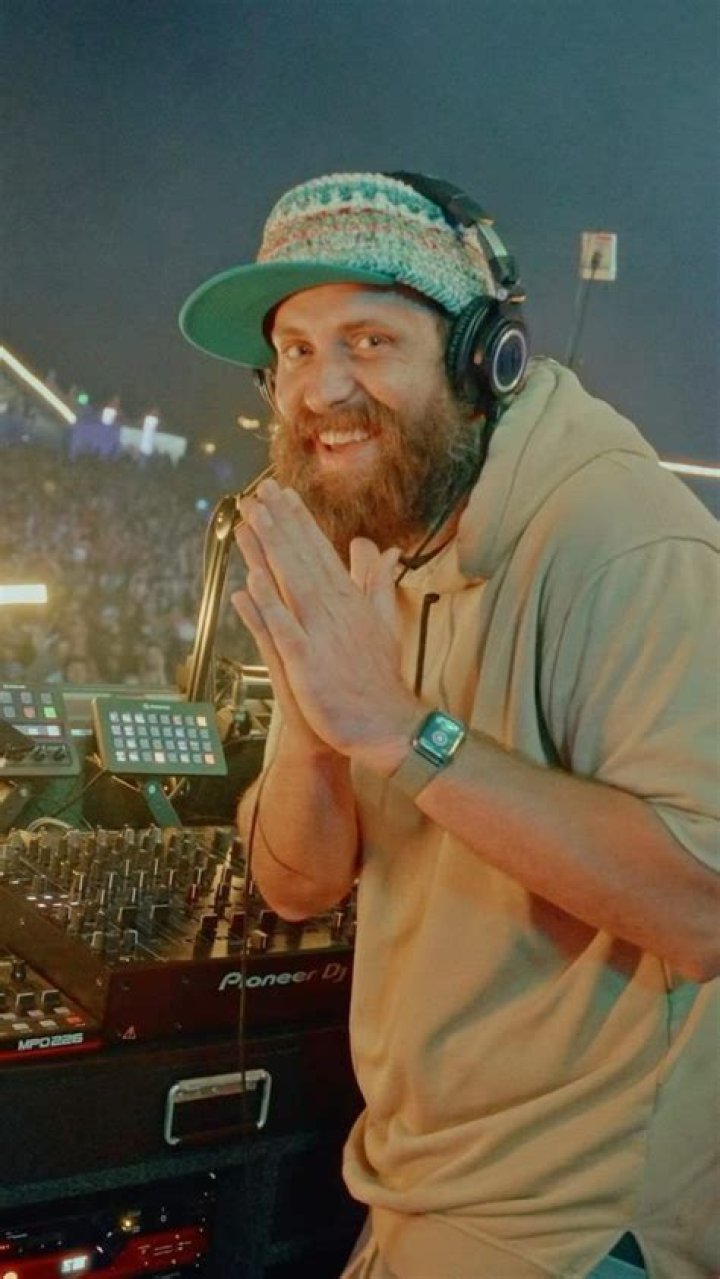 How Much Money Does Pretty Lights Make? Latest Pretty Lights Net Worth Income Salary