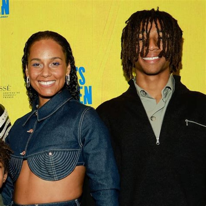 Inside Her Marriage And Family Life