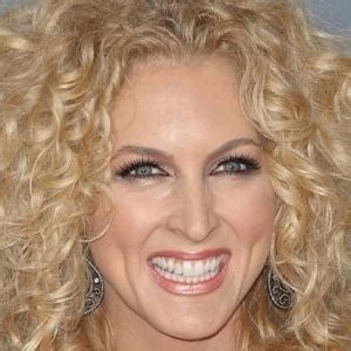 Kimberly Schlapman Wikipedia Bio Age Height And Instagram |