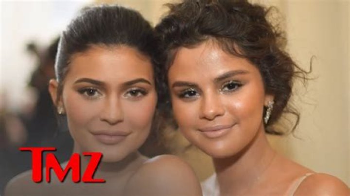 Selena Gomez Taking Social Media Break as Kylie Jenner Eyebrow Drama |
